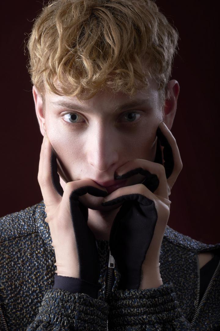 APRES LA CHUTE Stylist : Marguerite Tenot Photography : Hervé Tenot Model : Arto Mangelschots